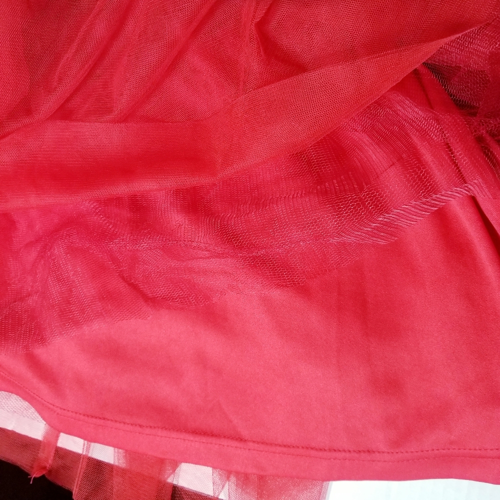 MANIJU RED FORMAL DRESS SIZE MEDIUM - Picture 15 of 16